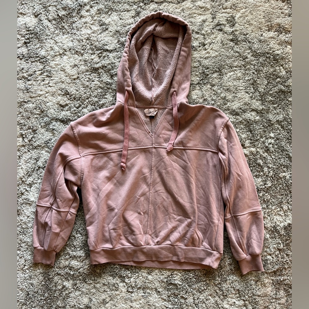 Universal thread hoodie